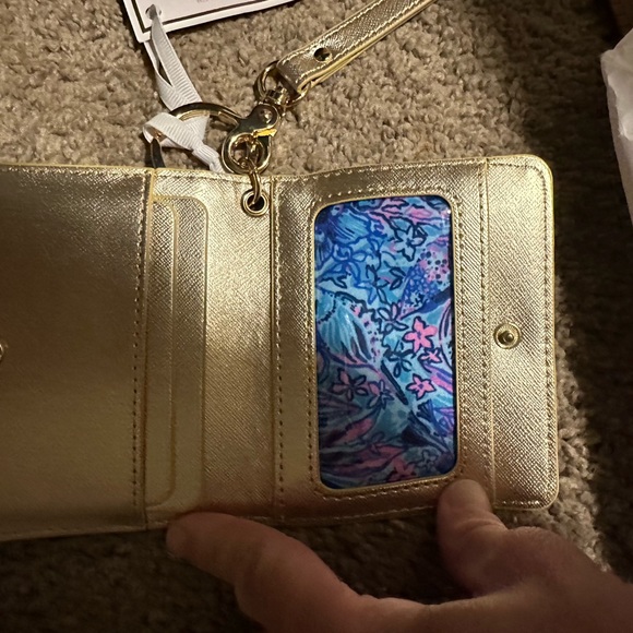 New Lilly Pulitzer snap card case - Picture 2 of 2